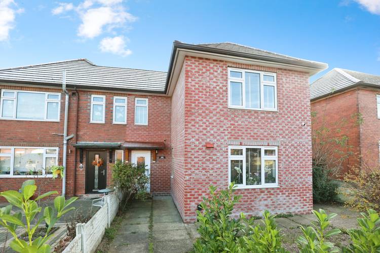 3 bedroom semi-detached house