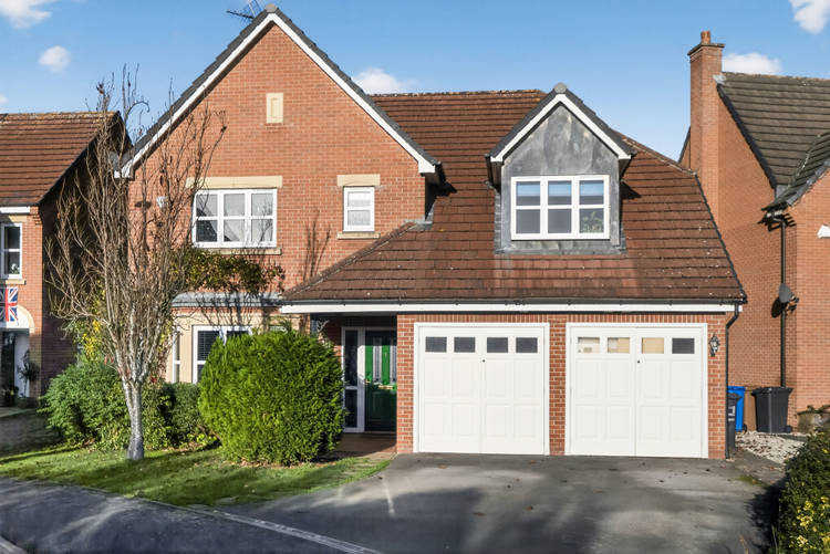 4 bedroom detached house