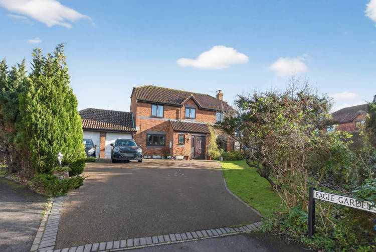 4 bedroom detached house