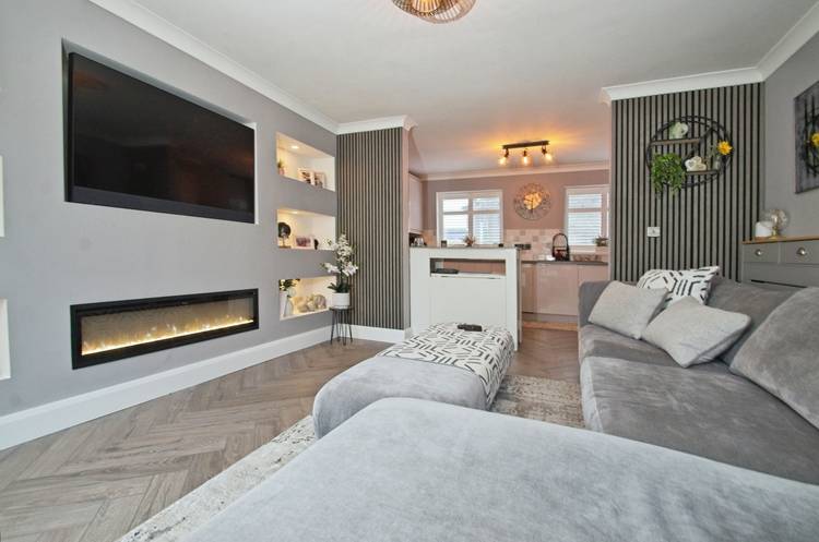 2 bedroom semi-detached house