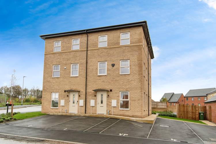 2 bedroom end of terrace house