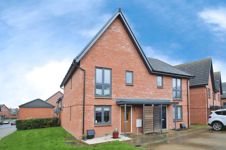 3 bedroom semi-detached house