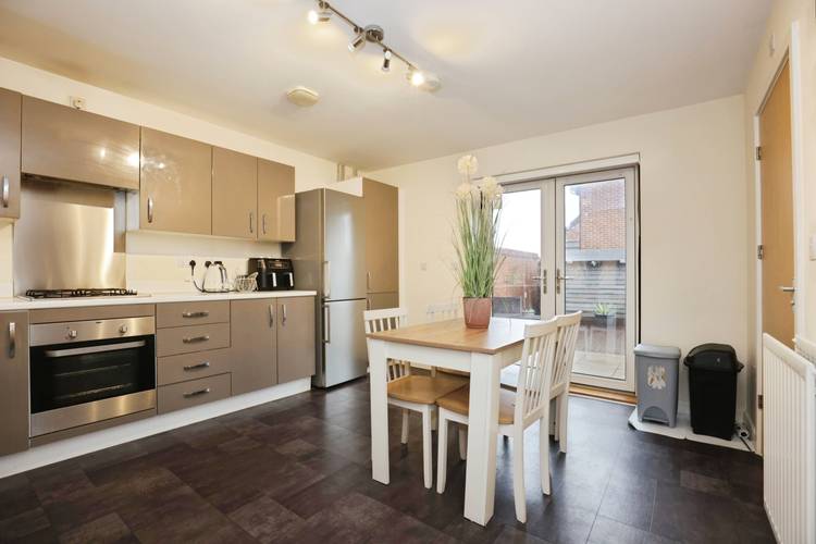 3 bedroom semi-detached house