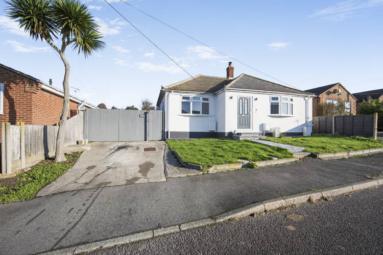 3 bedroom detached bungalow