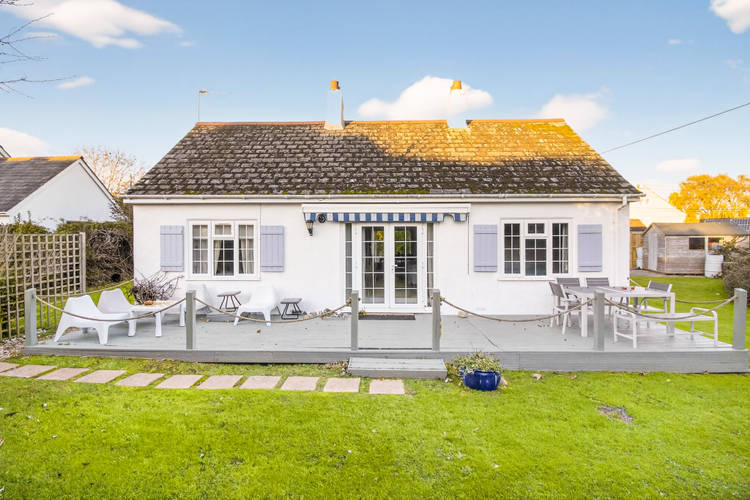 3 bedroom detached bungalow
