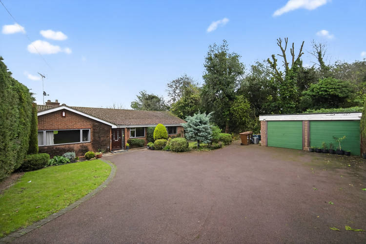 4 bedroom detached bungalow