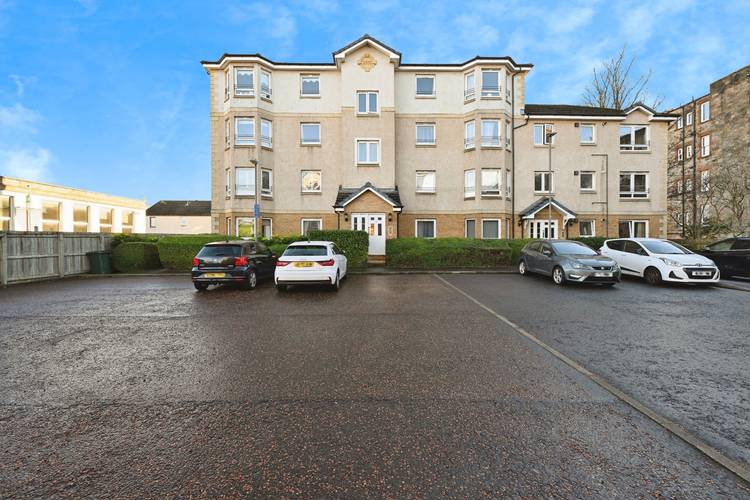 2 bedroom ground floor flat