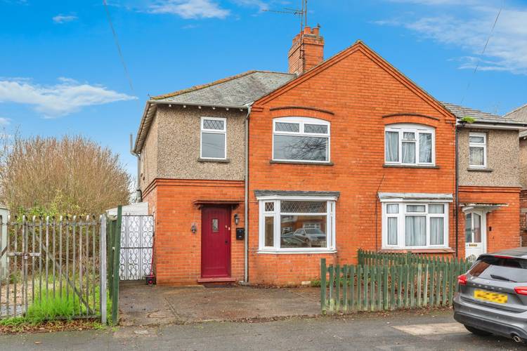 3 bedroom semi-detached house