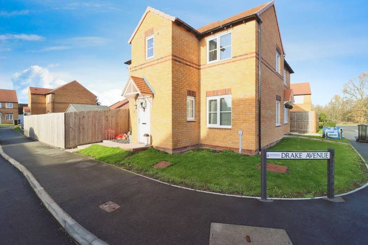 3 bedroom semi-detached house