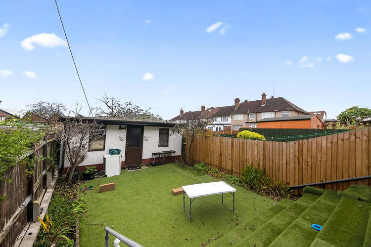 3 bedroom terraced house