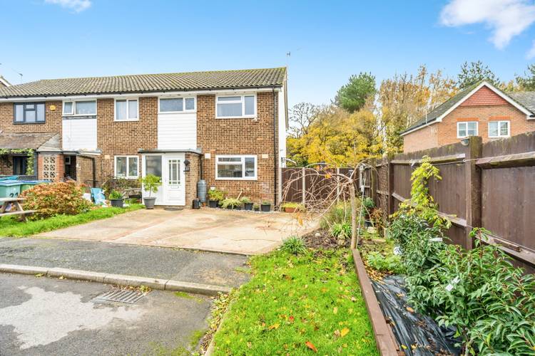 3 bedroom end of terrace house