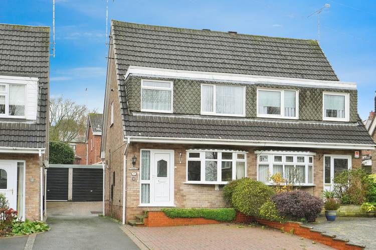 3 bedroom semi-detached house