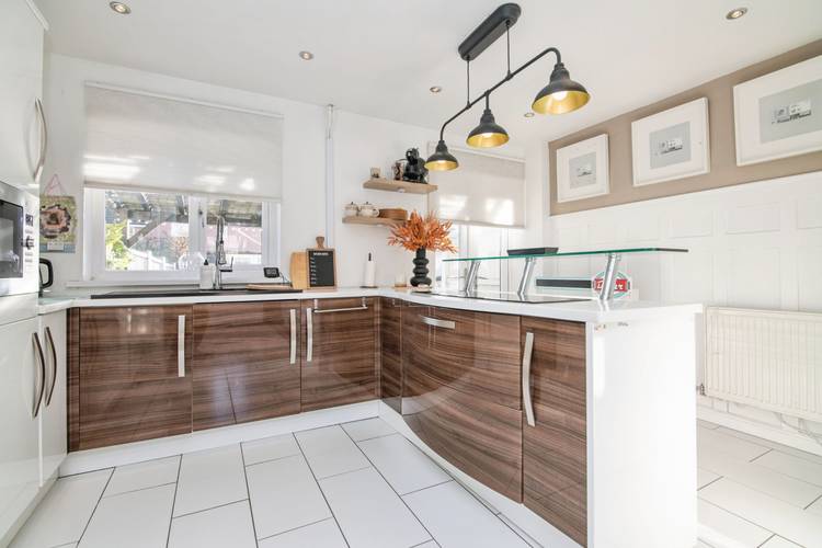 2 bedroom end-terraced