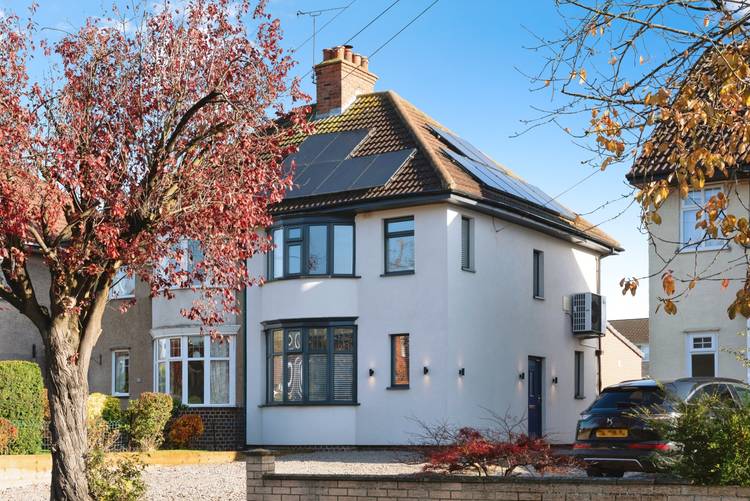 3 bedroom semi-detached house