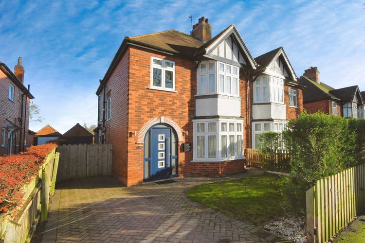 3 bedroom semi-detached house