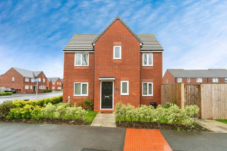 3 bedroom detached house
