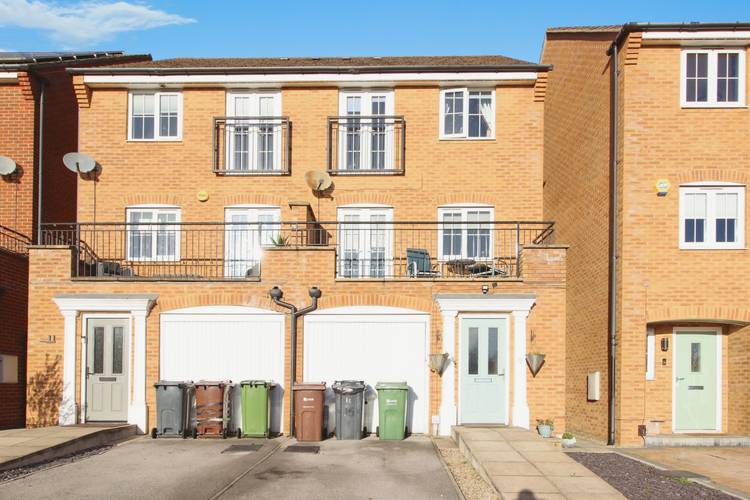 4 bedroom town house