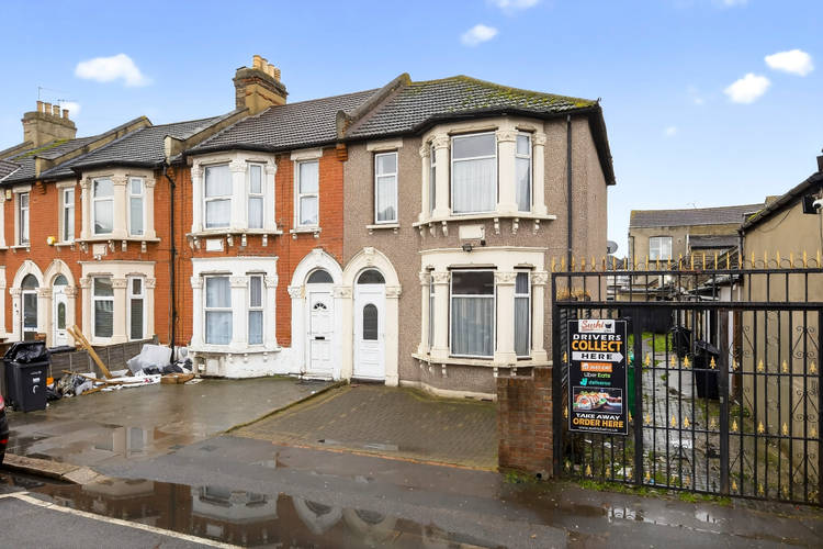 3 bedroom end of terrace house