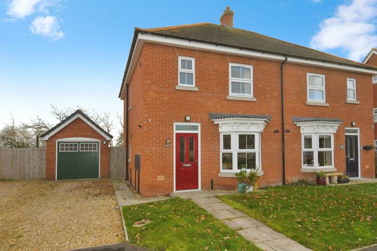 3 bedroom semi-detached house