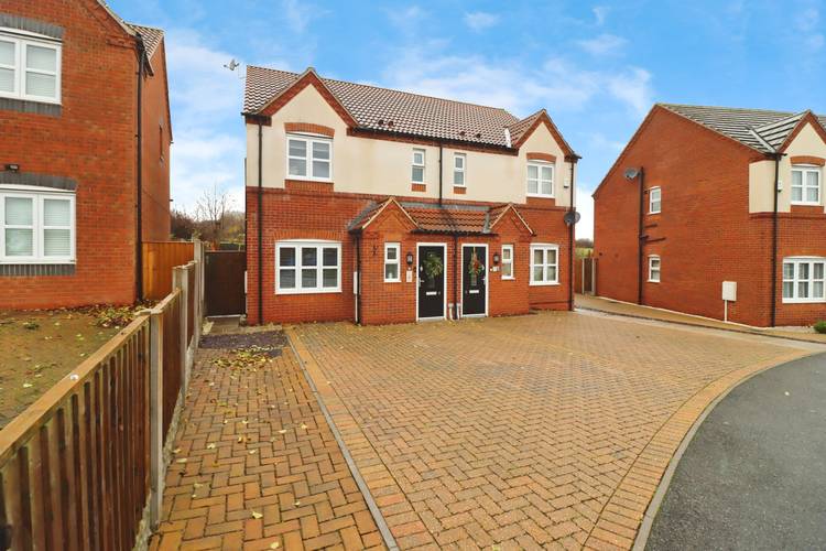 3 bedroom semi-detached house