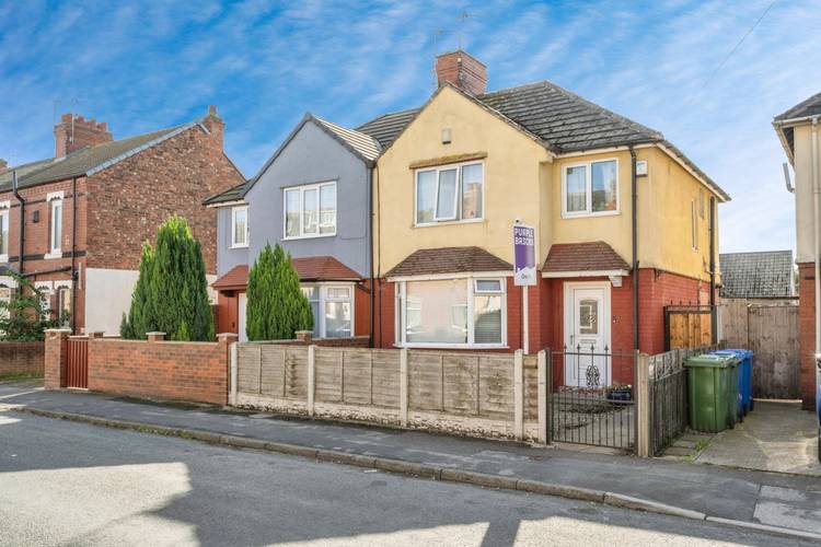 3 bedroom semi-detached house