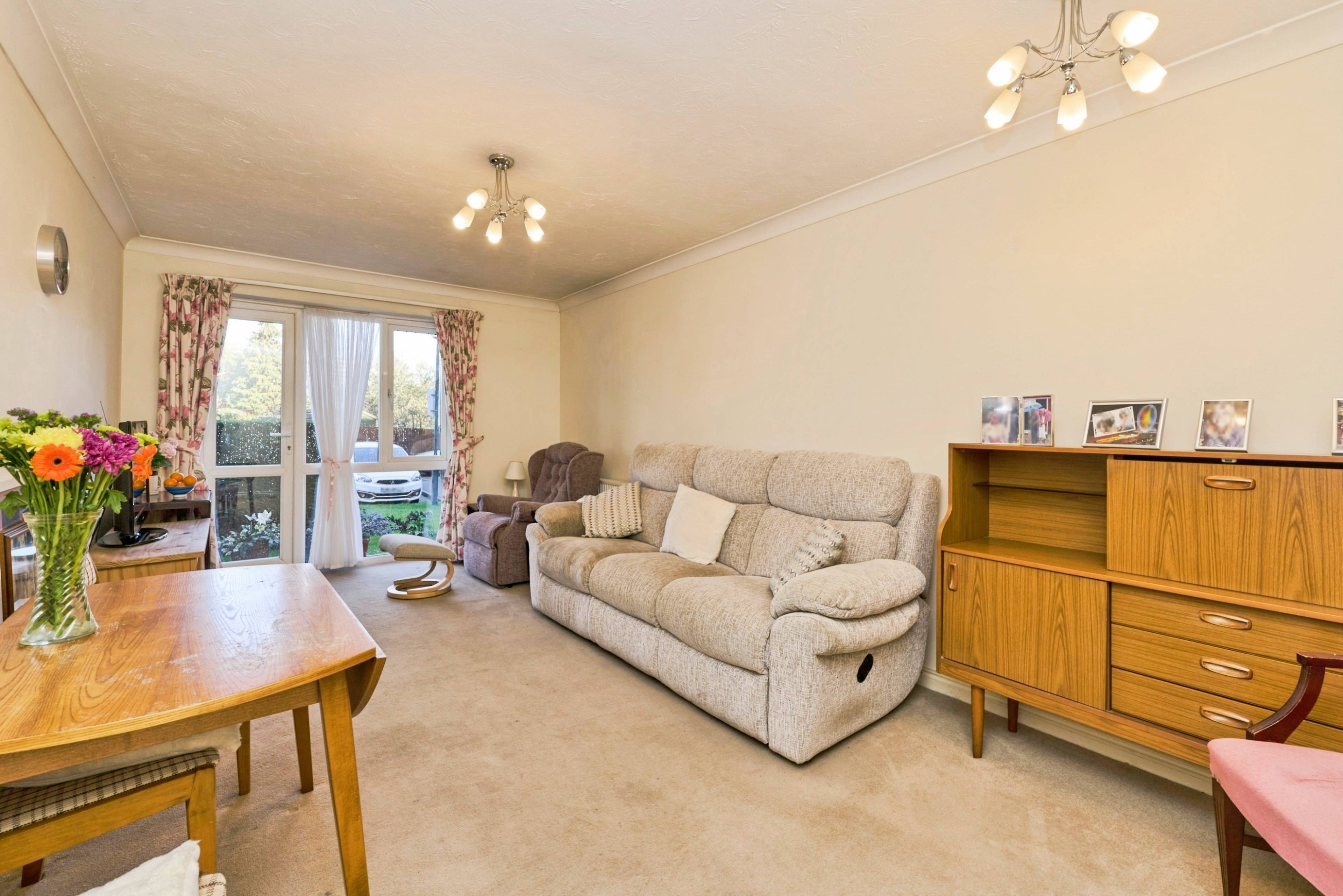 43 Kingston Road, New Malden