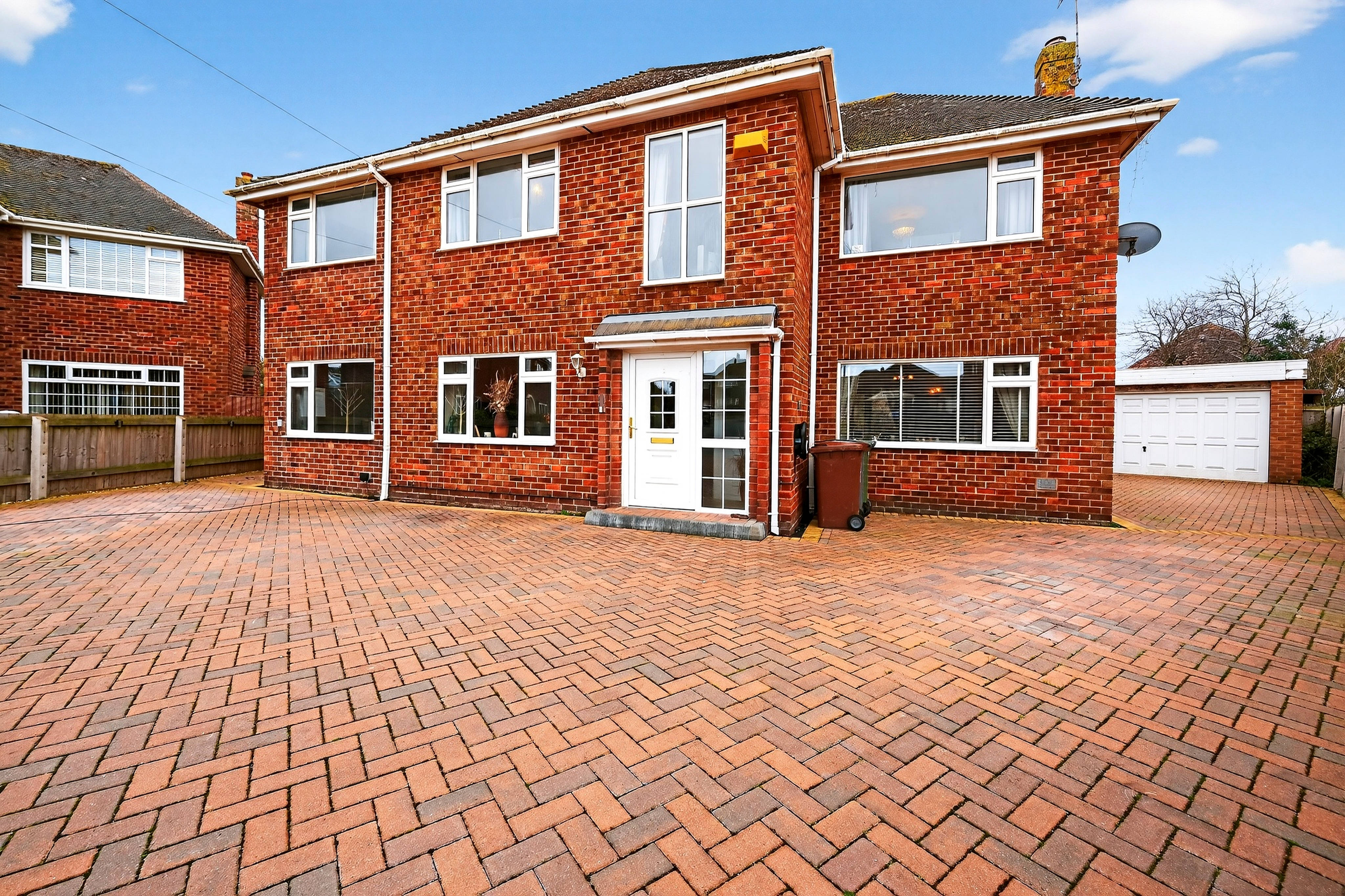 Newlyn Close