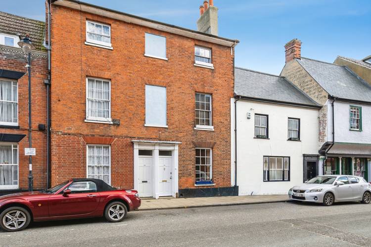 4 bedroom terraced house