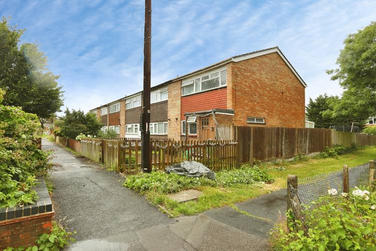 3 bedroom end of terrace house