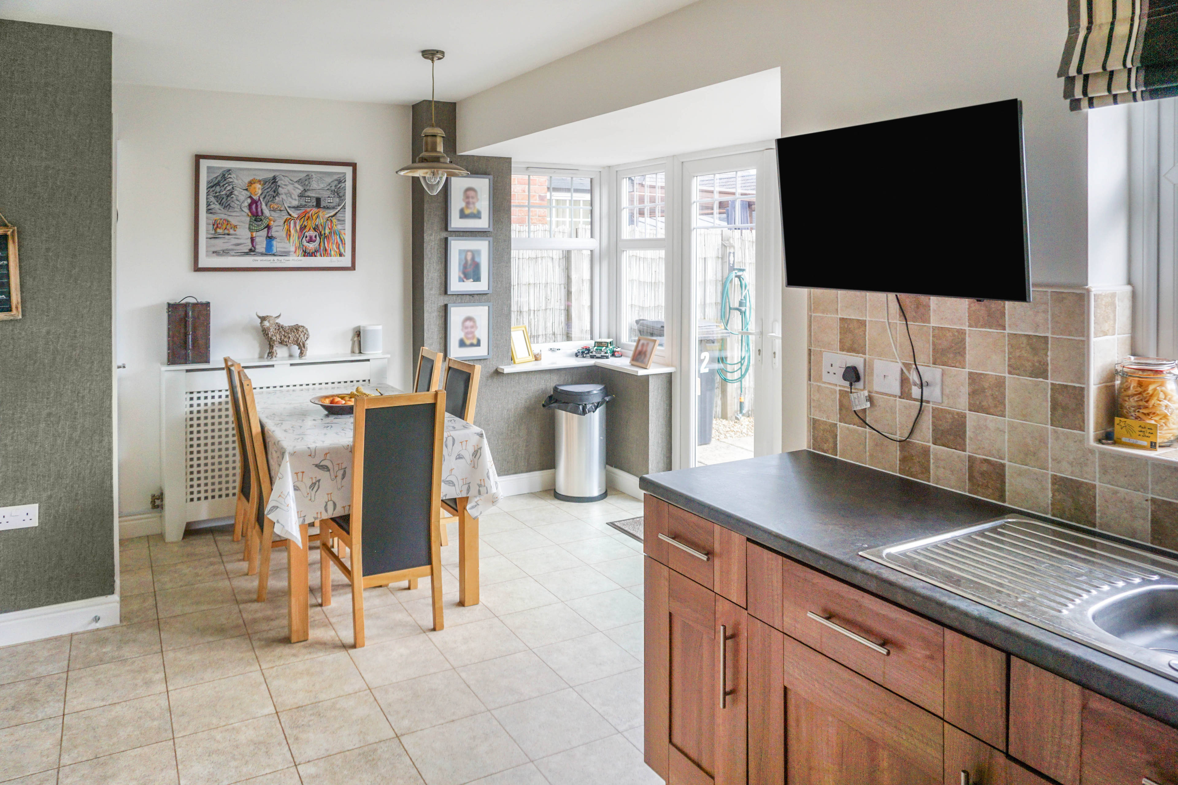 Kitchen/Dining Room