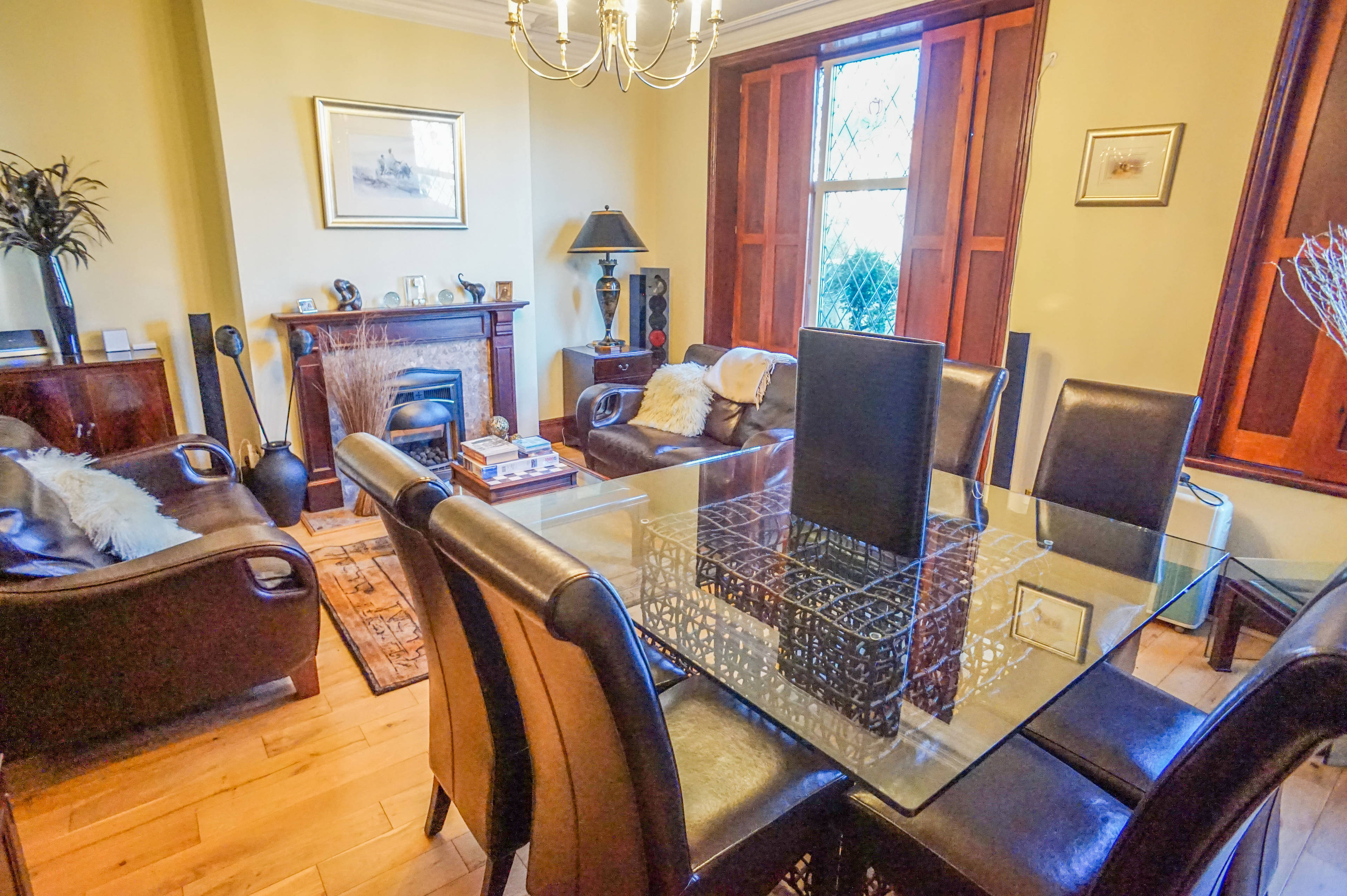 Lounge/Dining Room