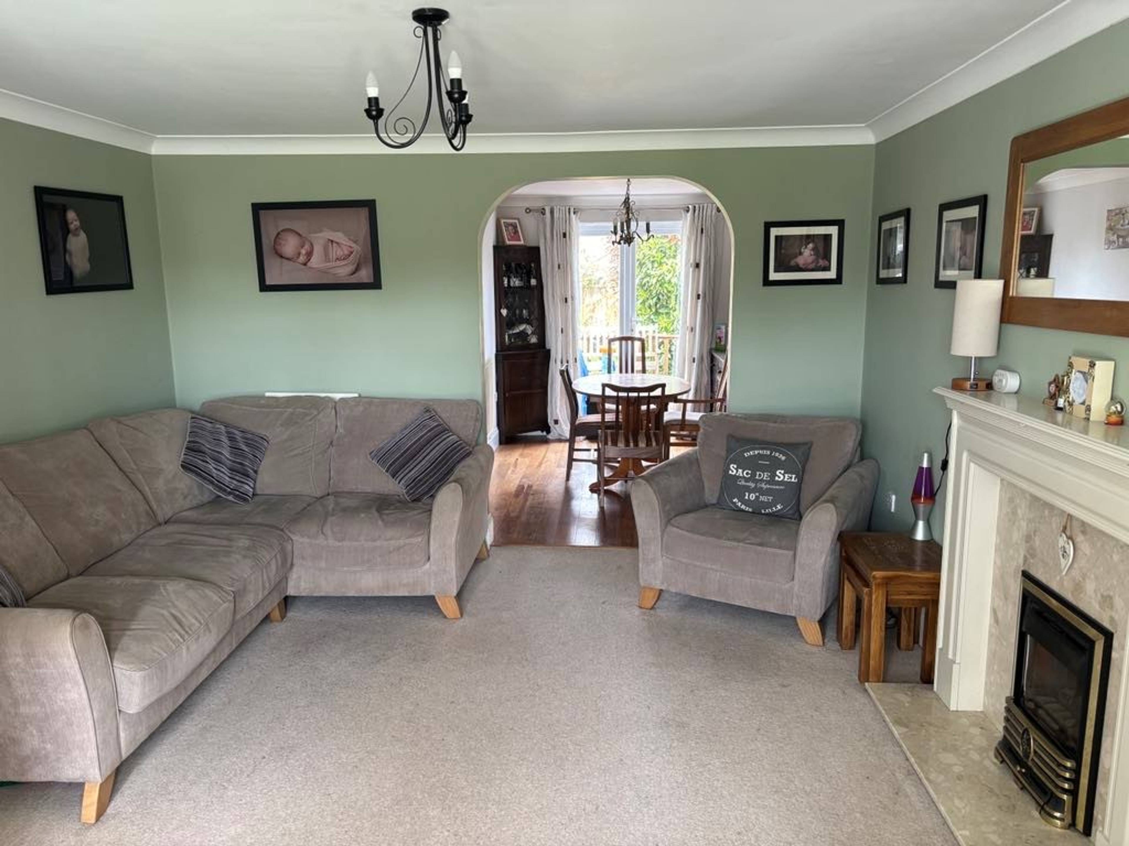 Lounge/Dining Room