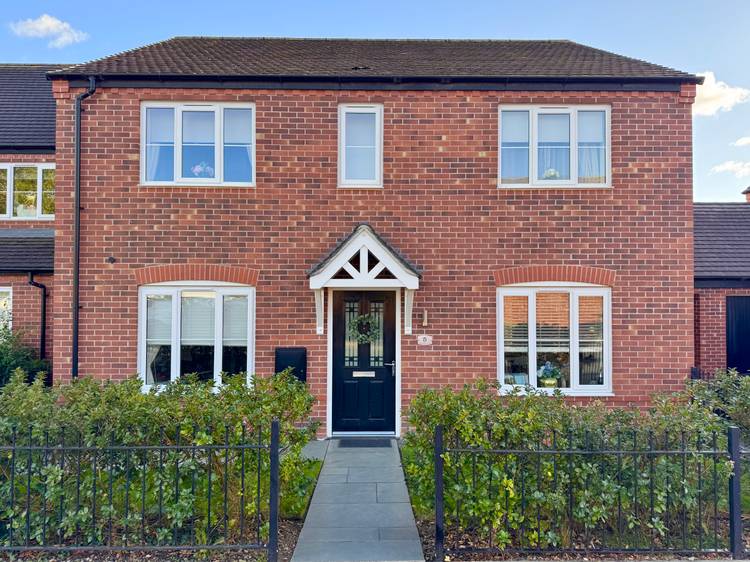 4 bedroom detached house
