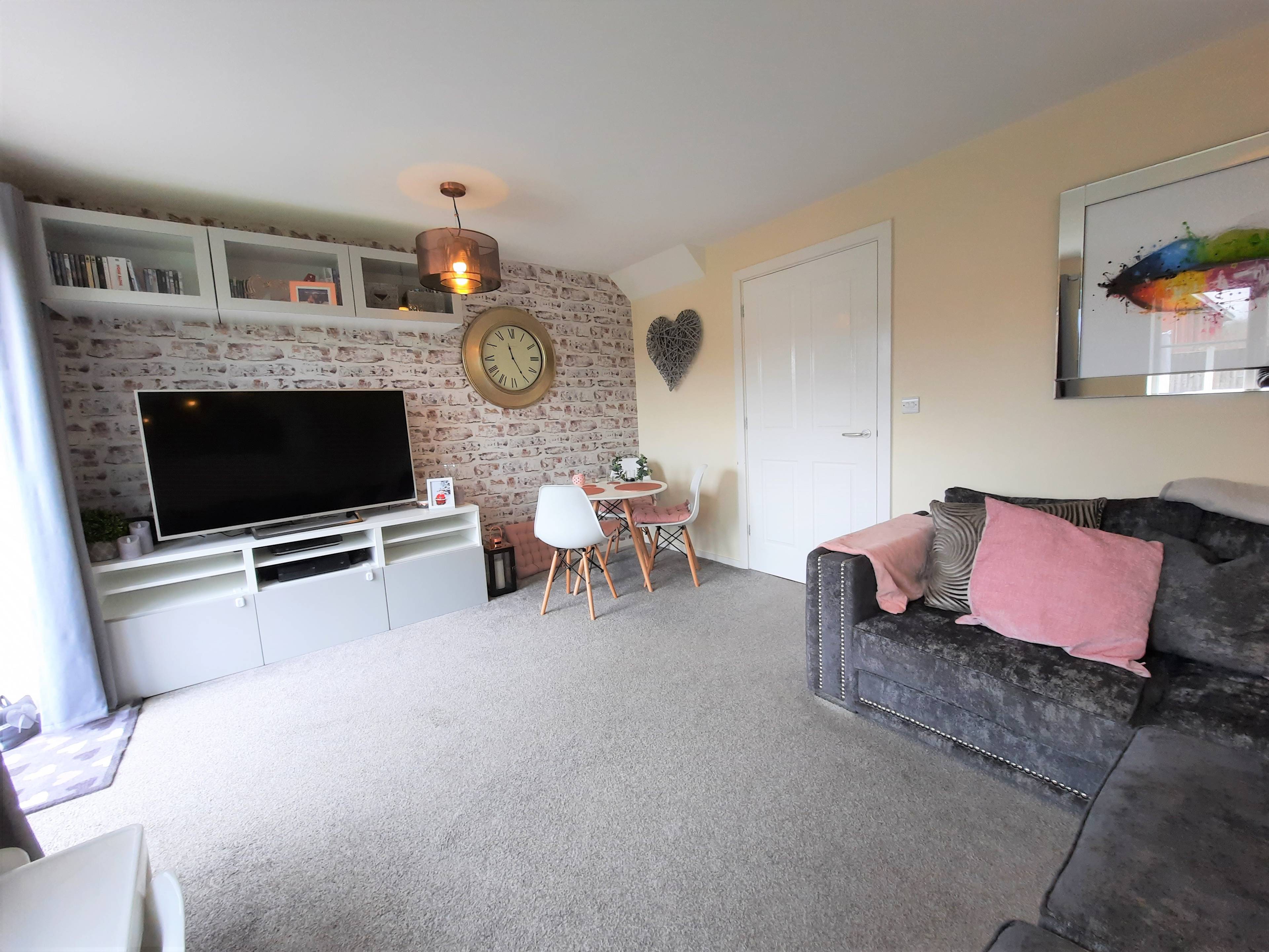 Lounge/Dining Room