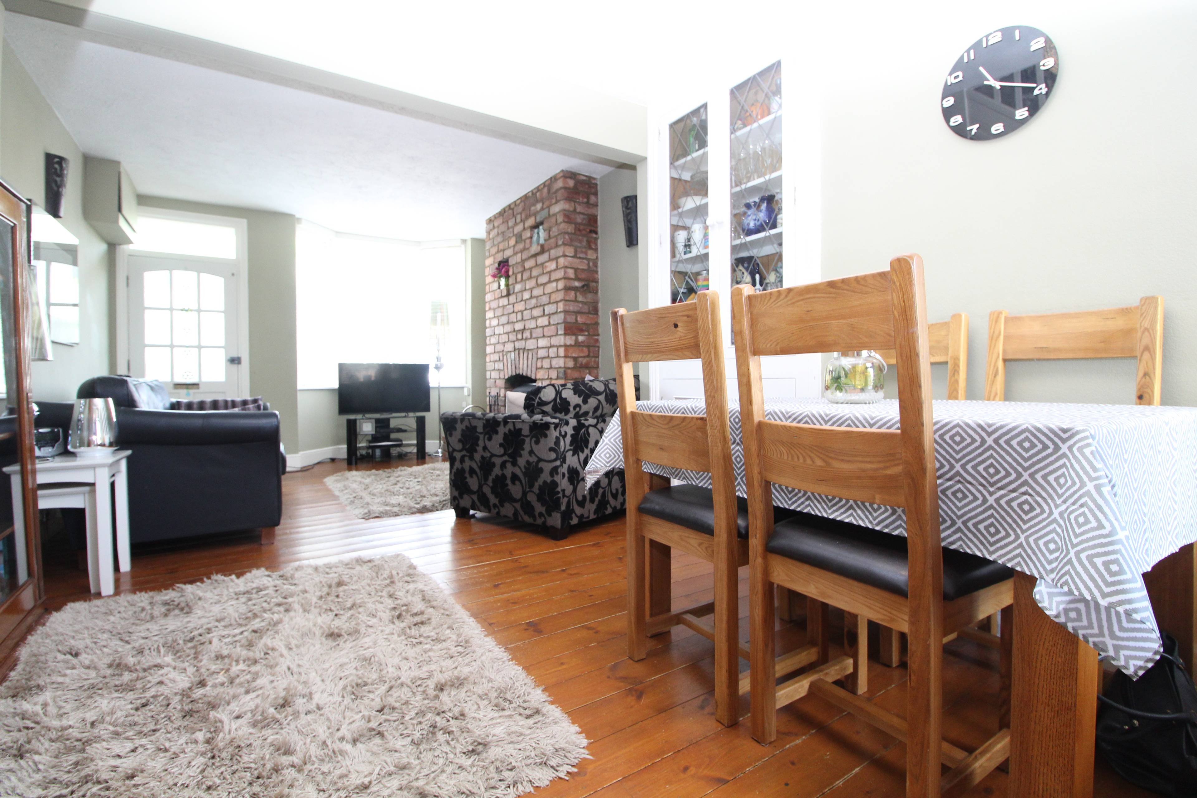 Lounge/Dining Room