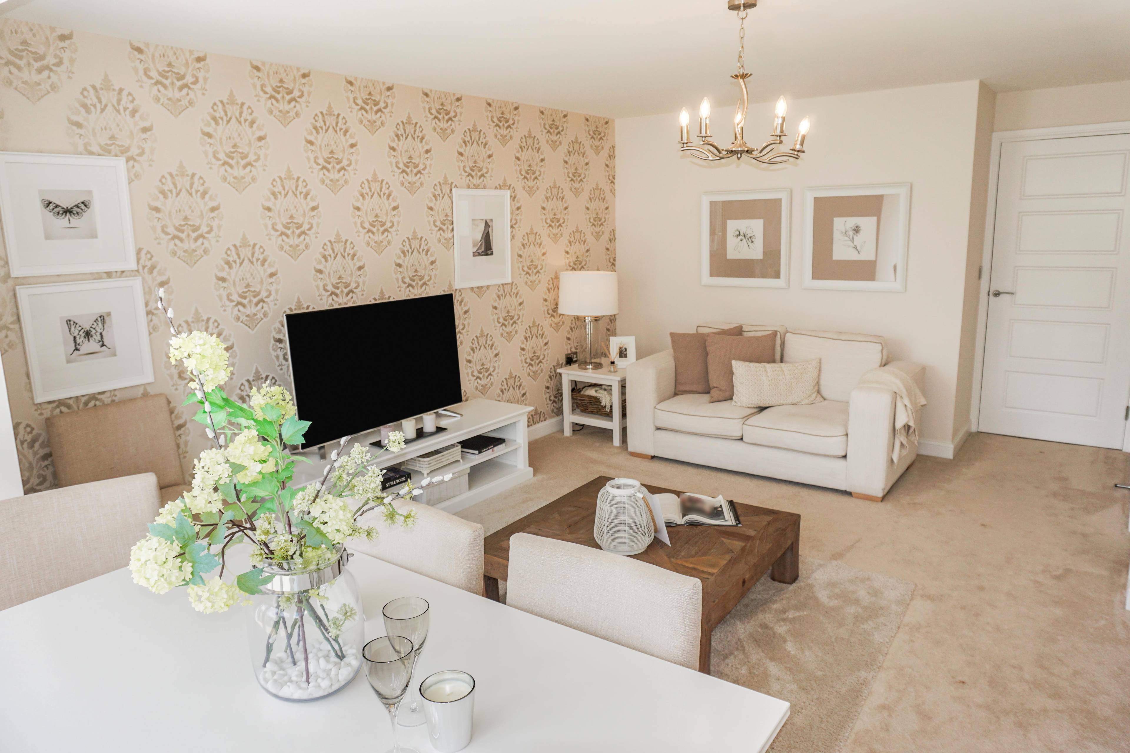 Lounge/Dining Room