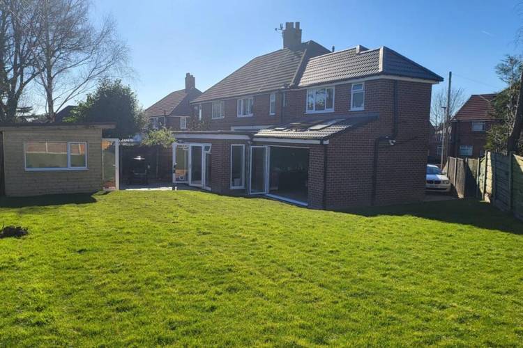 4 bedroom semi-detached house