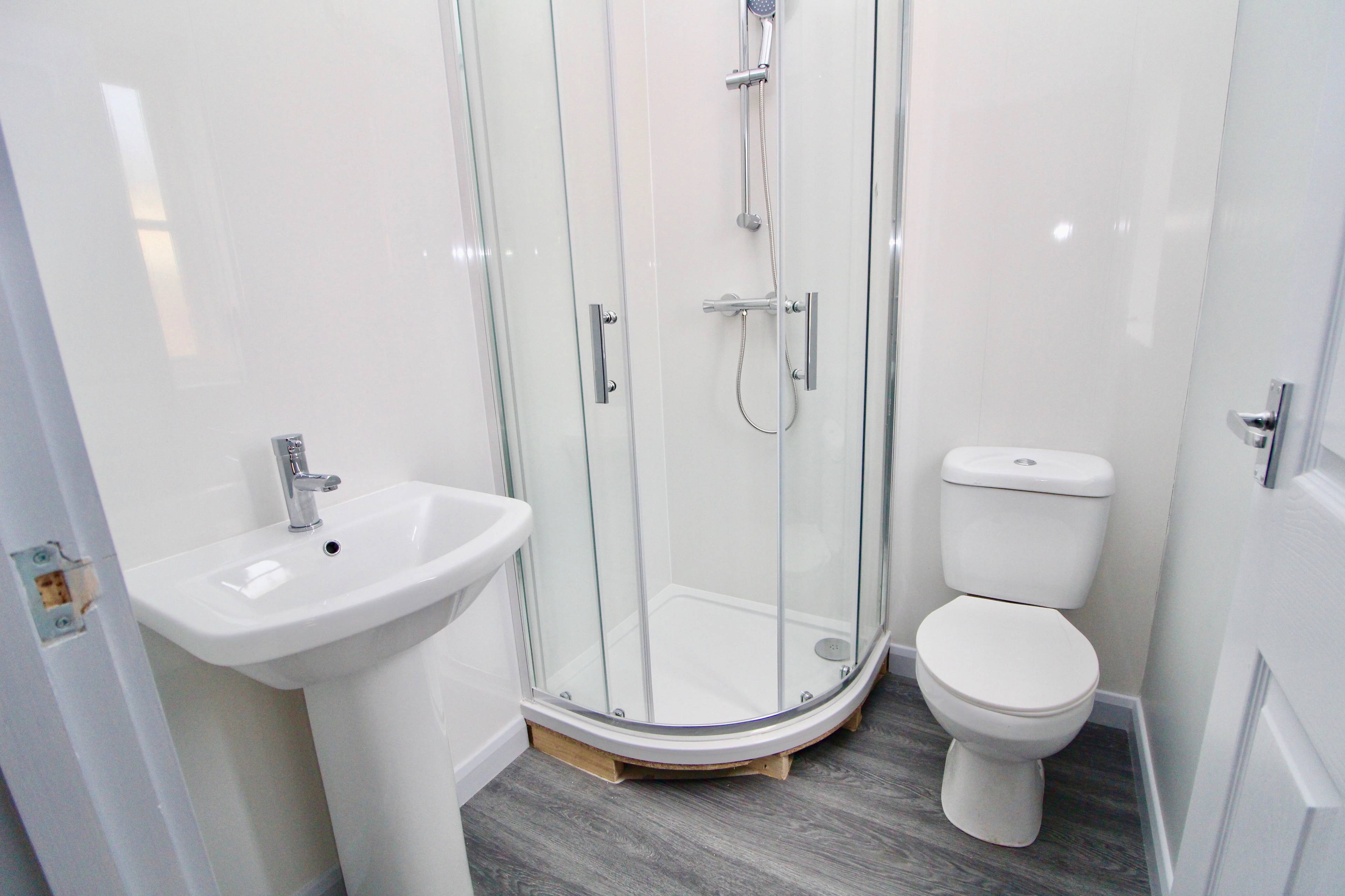 Annexe Shower Room