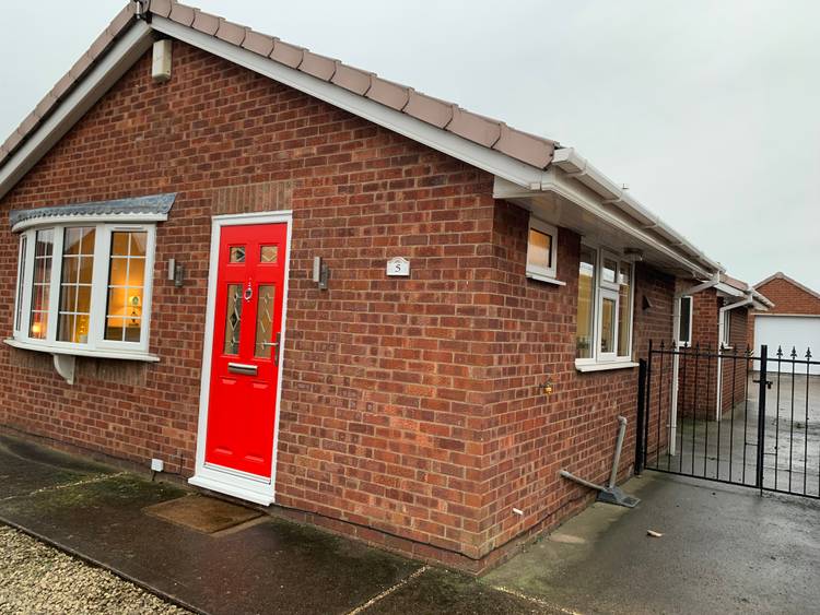 3 bedroom detached bungalow