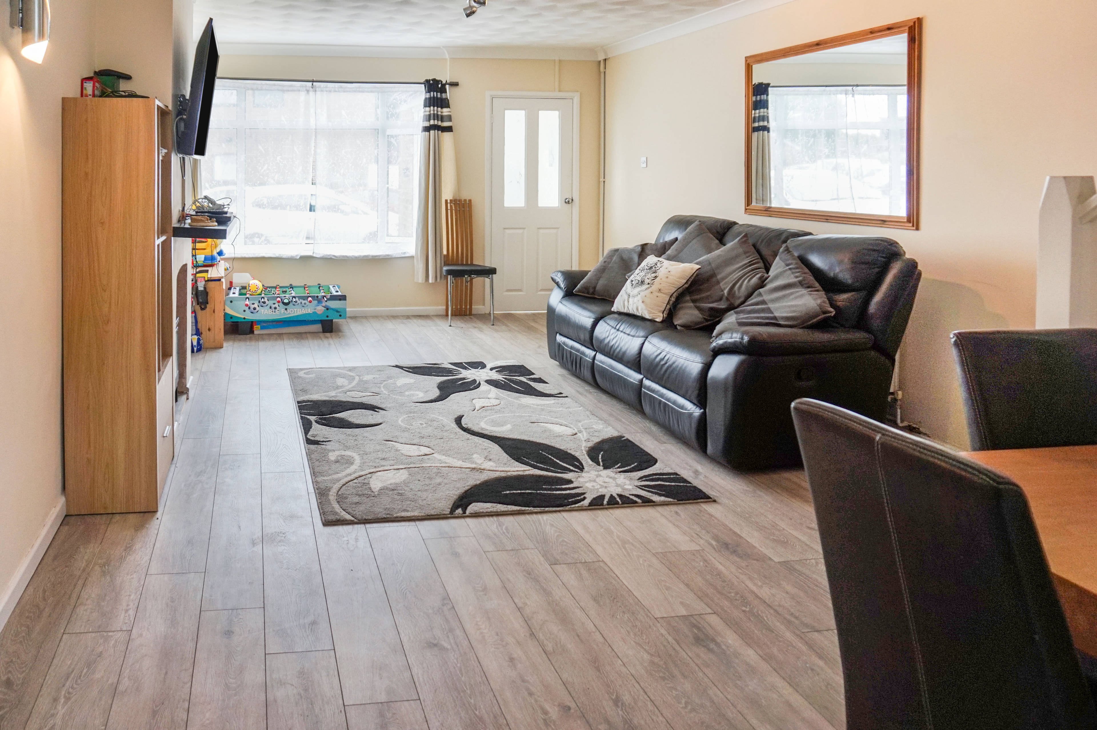Lounge/Dining Room