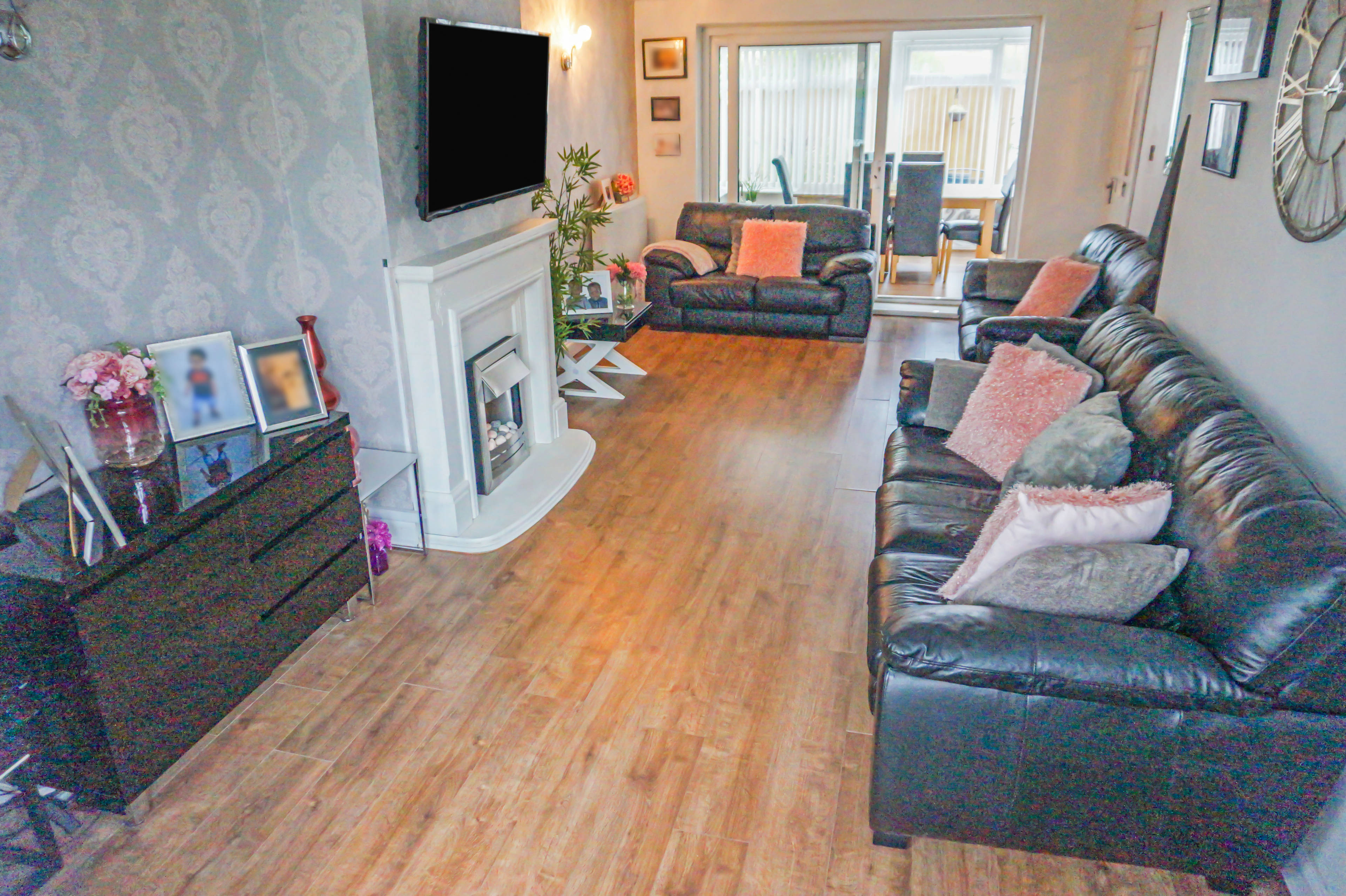 Lounge/Dining Room