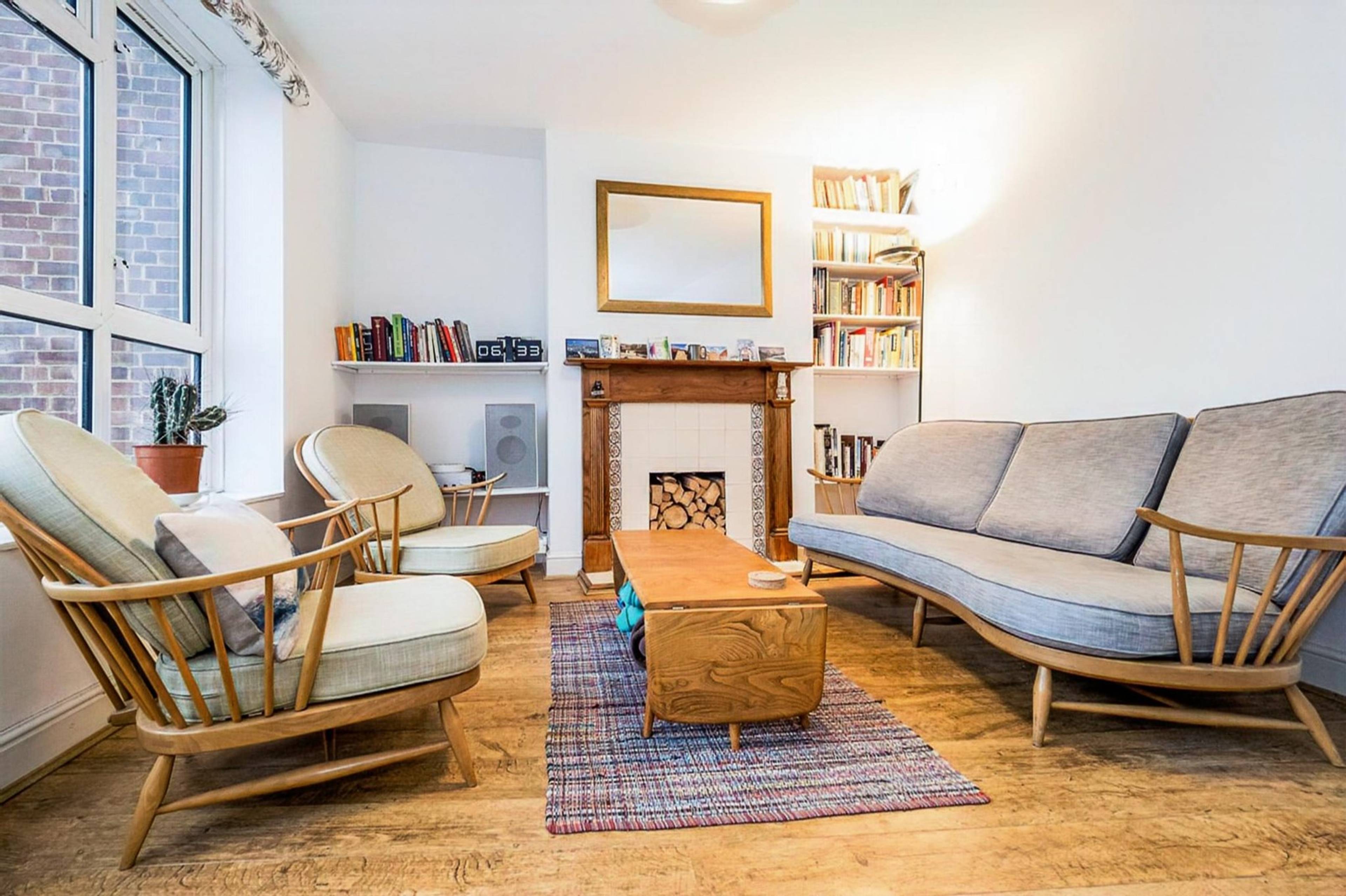 Lounge/Dining Room