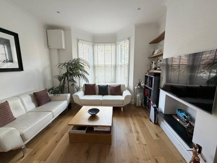 3 bedroom end of terrace house
