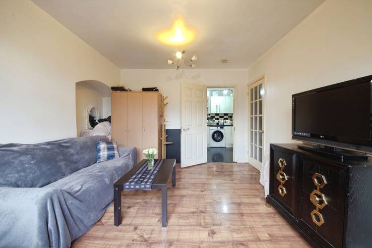 5 bedroom terraced house