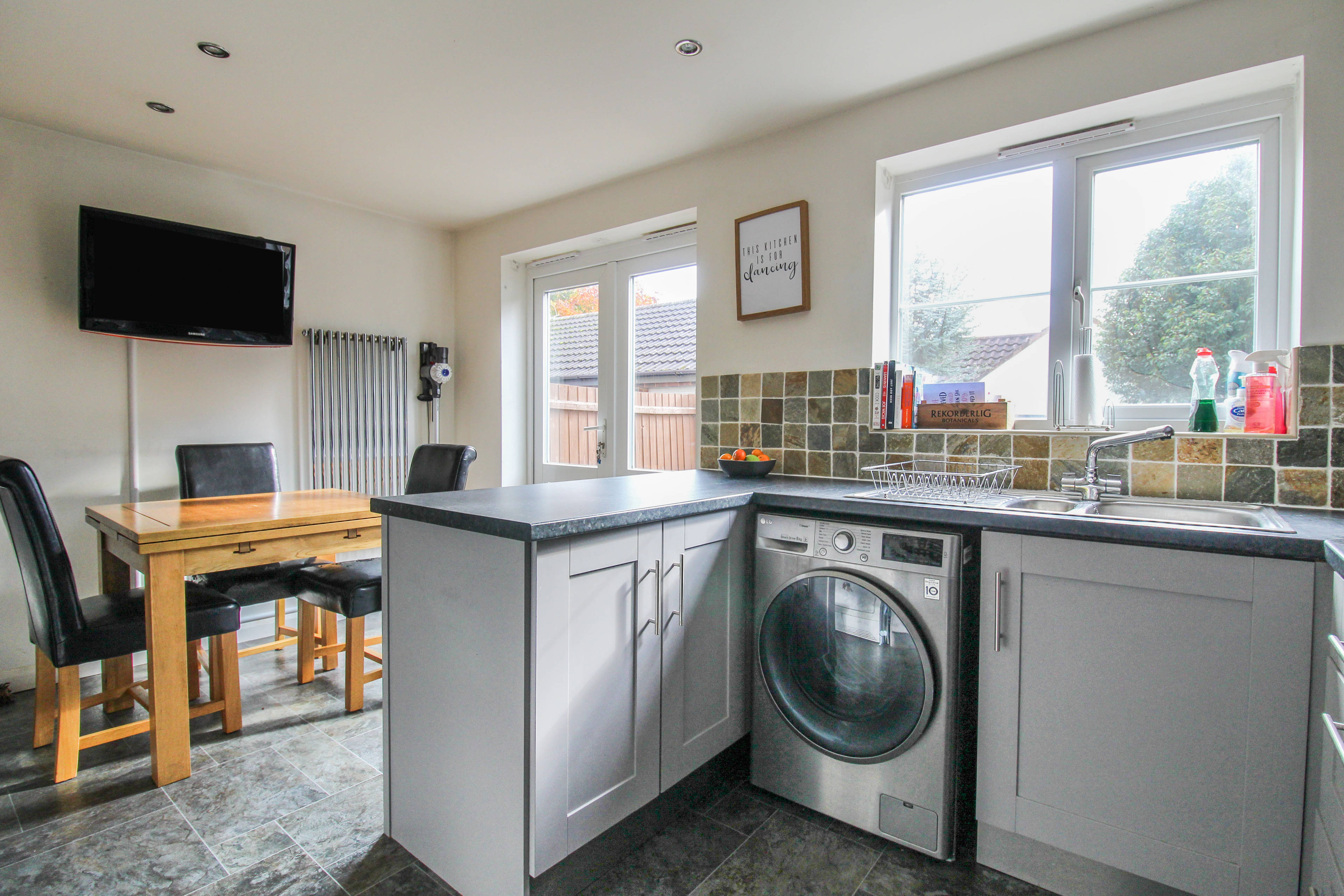 Kitchen/Dining Room