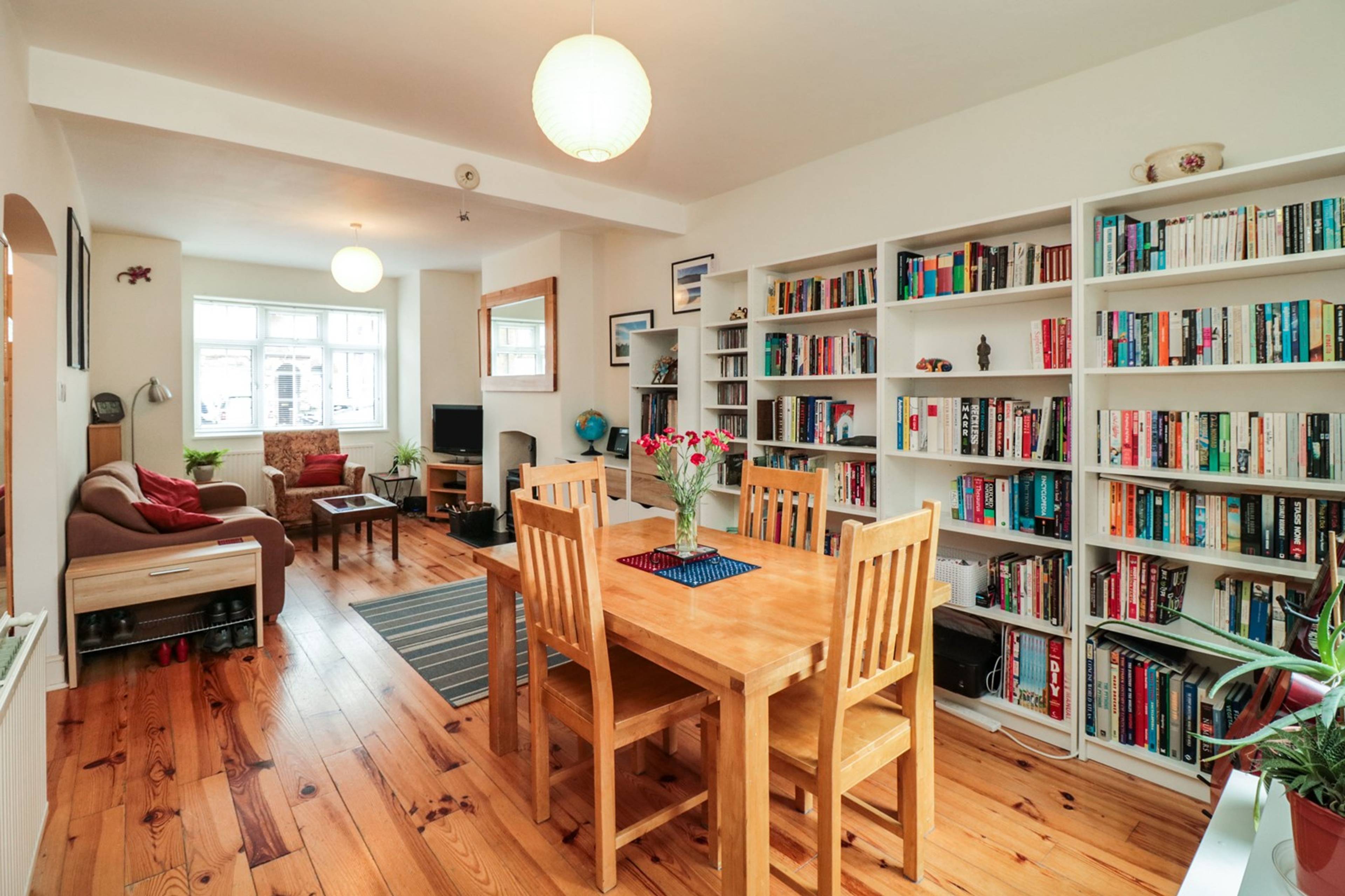 Lounge/Dining Room