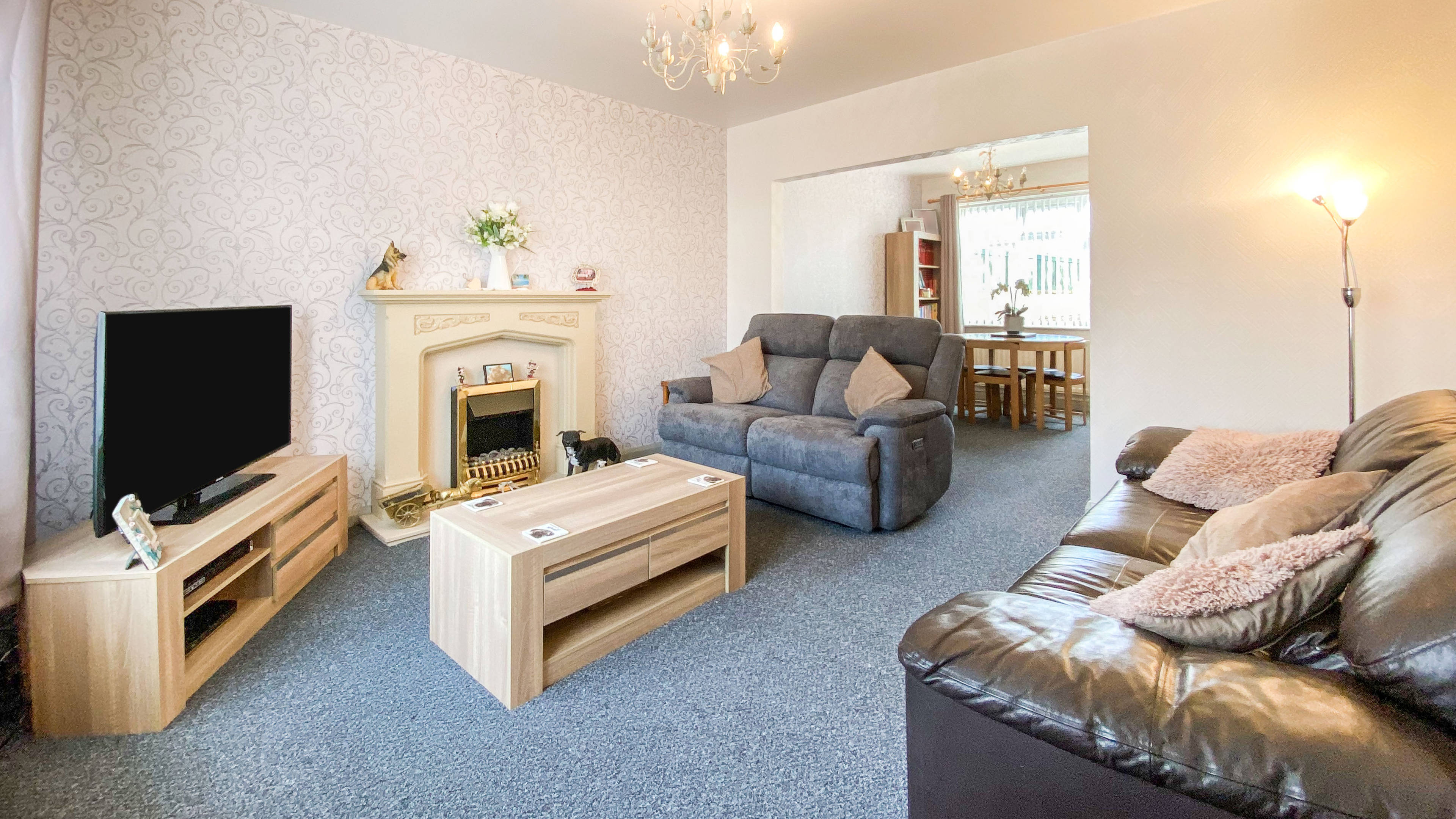 Lounge/Dining Room