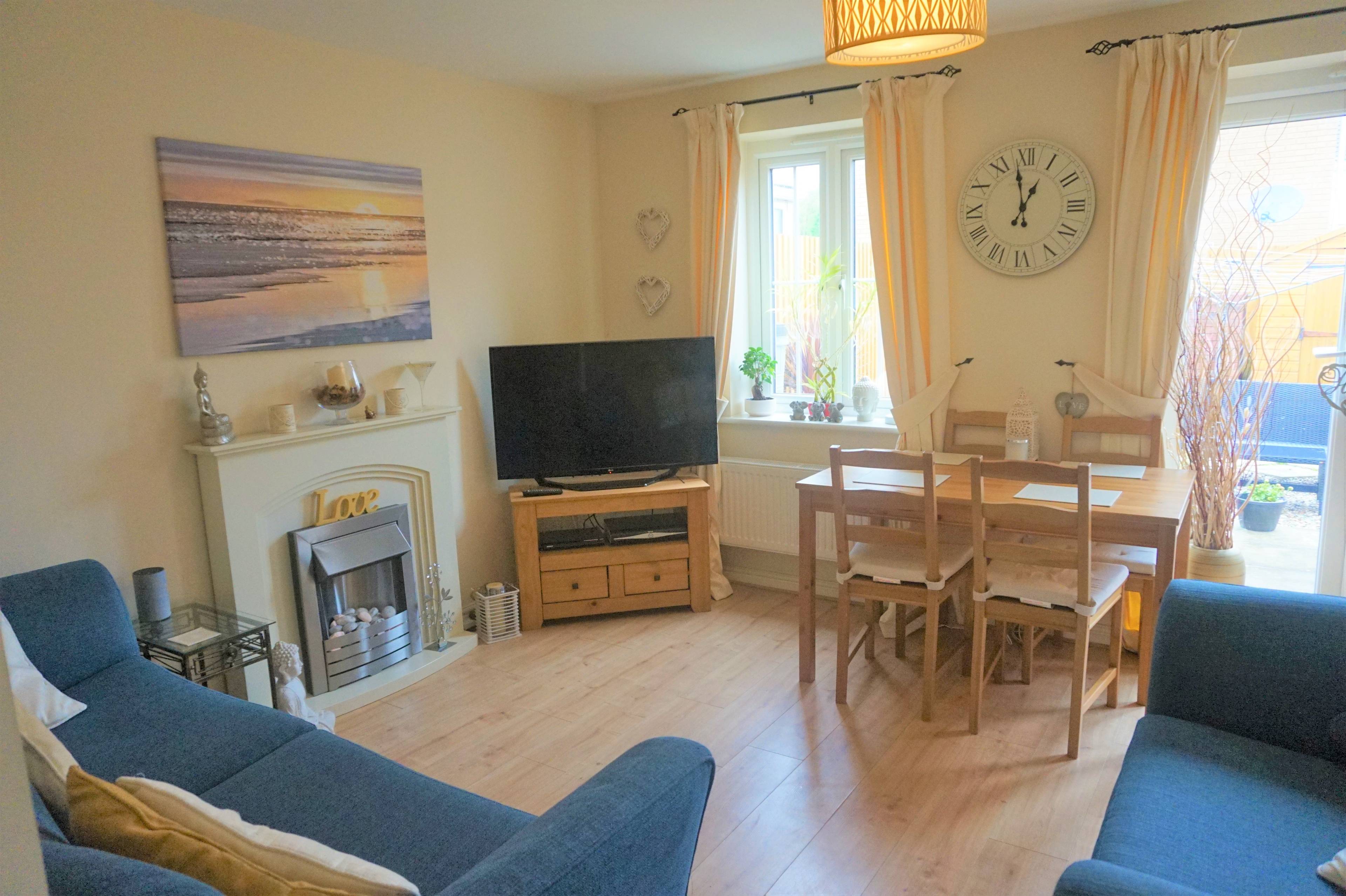 Lounge/Dining Room