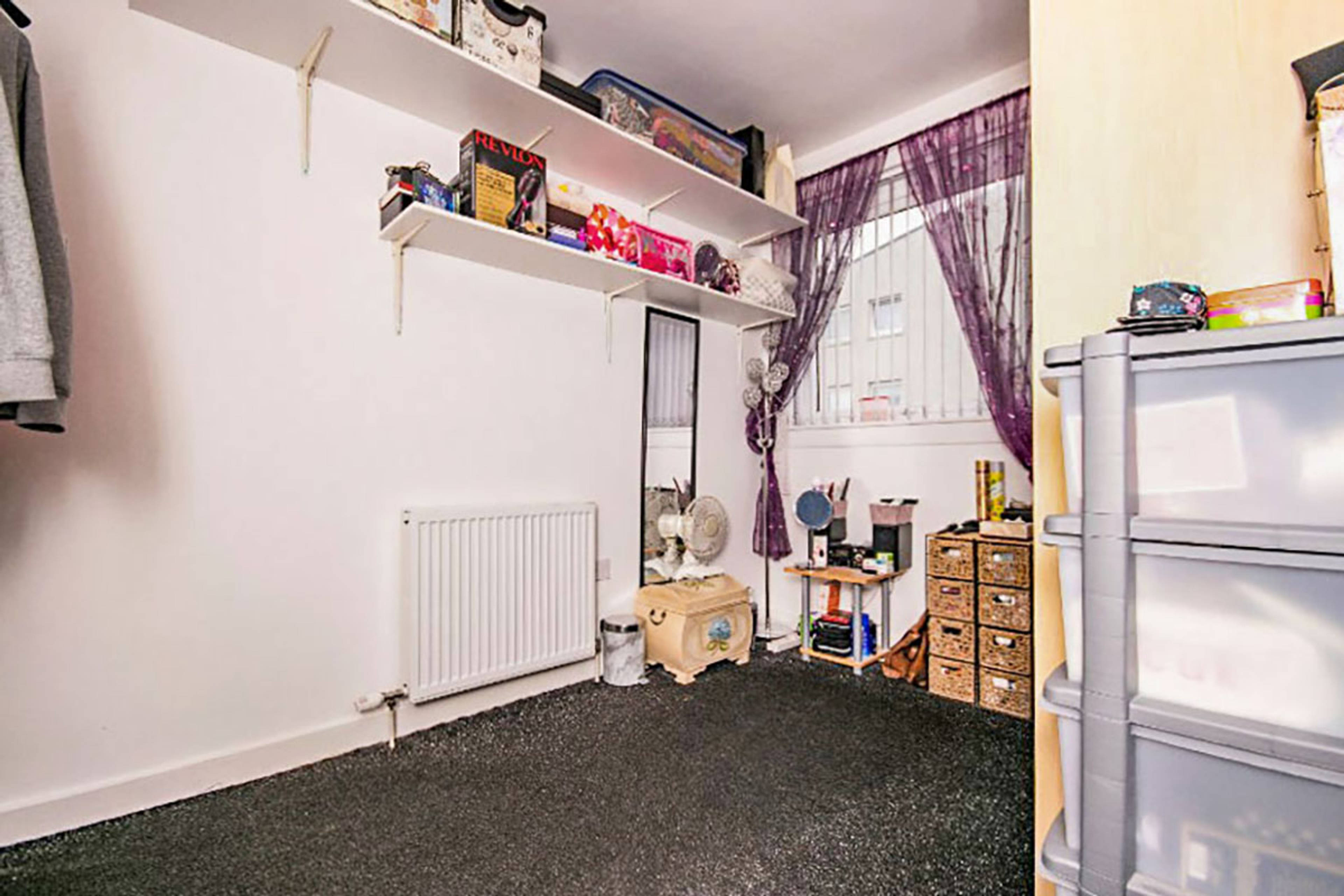 Dressing Room/ Bed 2