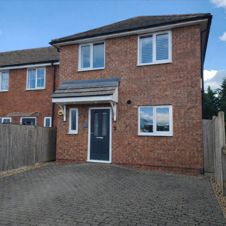 3 bedroom detached house